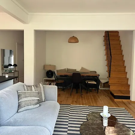 Privativo Com Varanda Em Alges, Lisboa *