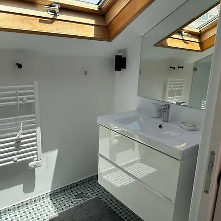 Privativo Com Varanda Em Alges, Lisboa * Alges