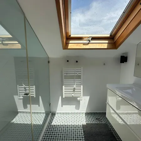 Privativo Com Varanda Em Alges, Lisboa Алжеш