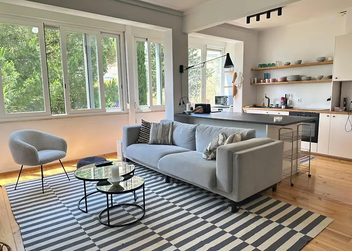 Privativo Com Varanda Em Alges, Lisboa Homestay *